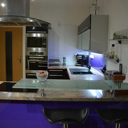 Apartmán Zderadova Brno Exterior foto