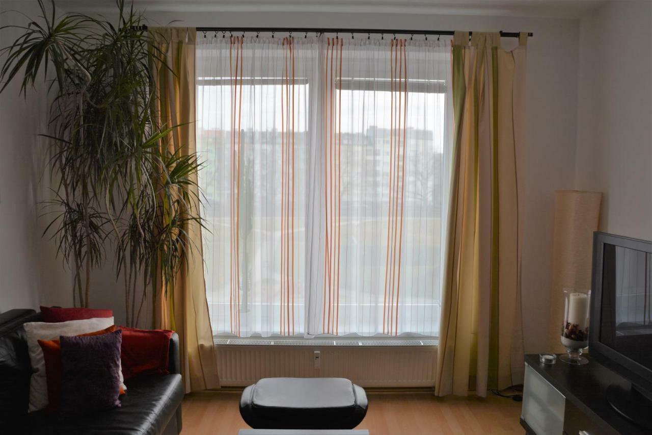 Apartmán Zderadova Brno Exterior foto